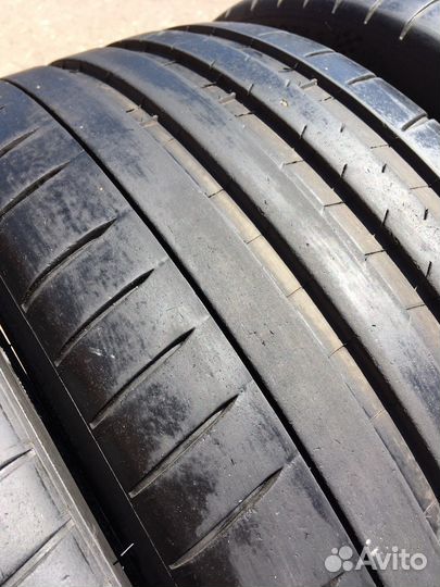 Michelin Pilot Sport 4 S 235/35 R20 и 265/35 R20