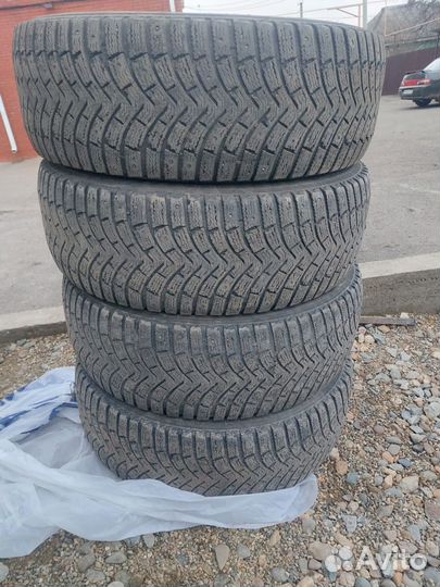 Michelin Latitude X-Ice North 265/70 R16