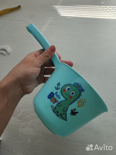 Ванночка для купания новорожденного с ковшиком