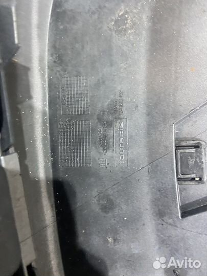 Передний бампер Opel Zafira C