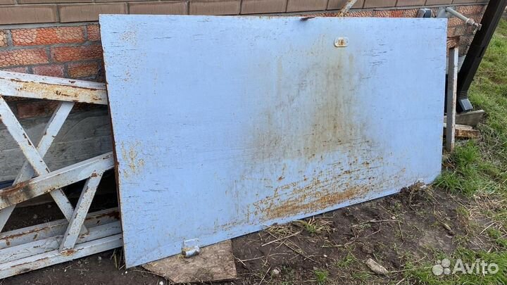 Дверь металлическая с рамой