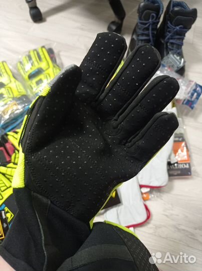 Противоударные перчатки