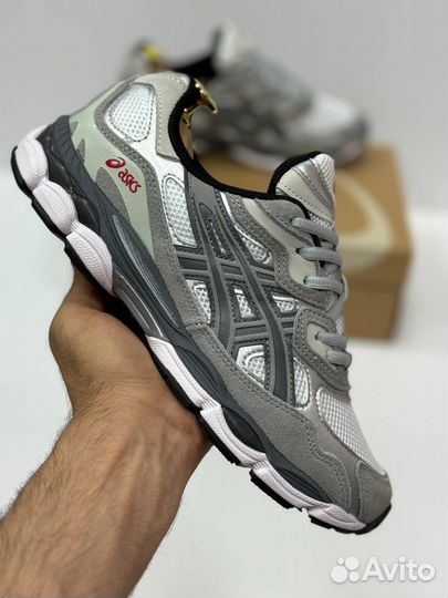 Кроссовки Asics