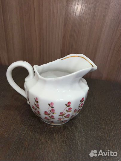 Кувшин фарфор