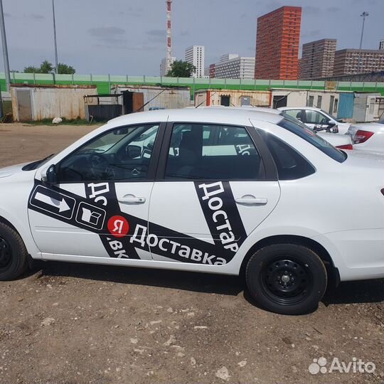 Водитель на LADA Granta