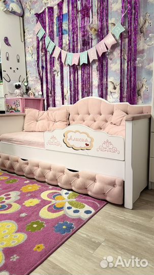 Кровать для девочки розовая