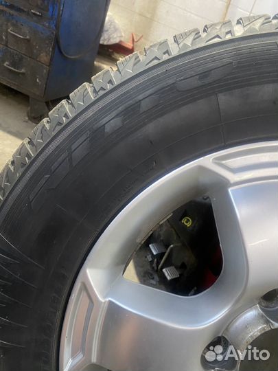 Nitto Therma Spike 285/60 R18