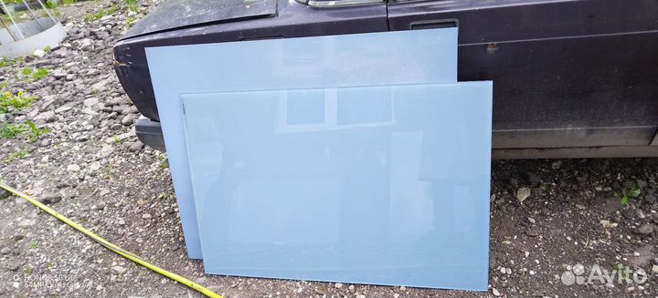 Стекло. Голубое, коленое