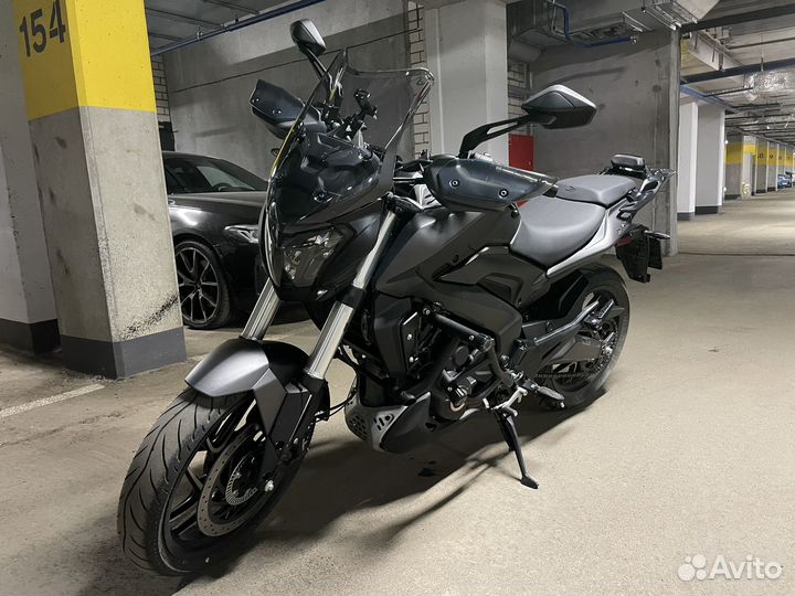 Баджадж Доминар 400