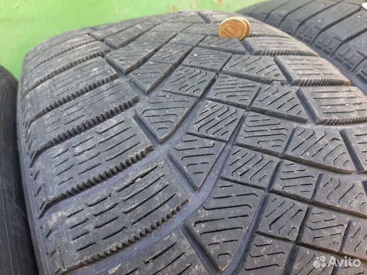 Pirelli Ice Zero FR 255/55 R18