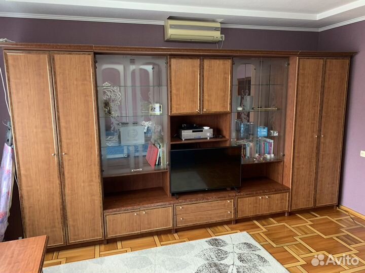 Стенка в гостиную