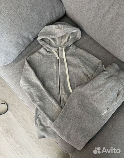 Спортивный костюм reebok женский