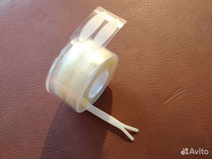 Для поднятия верхнего века