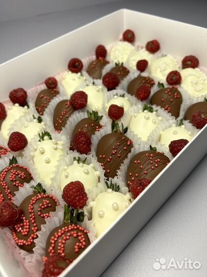 Клубника в бельгийском шоколаде сюрприз подарок
