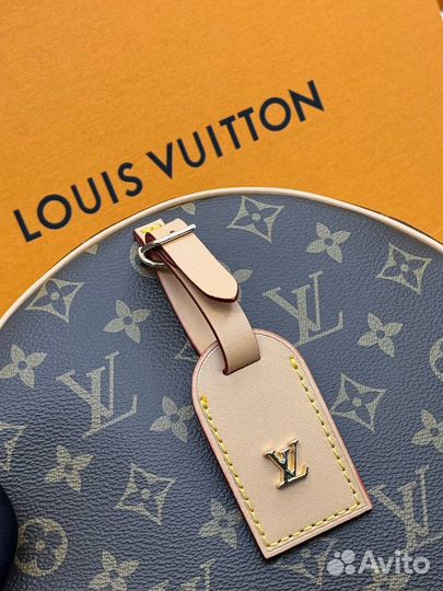 Сумка Louis Vuitton через плечо