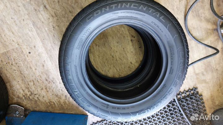 Continental ContiCrossContact UHP 235/65 R17 108V