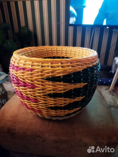 Кашпо напольное, ротанг