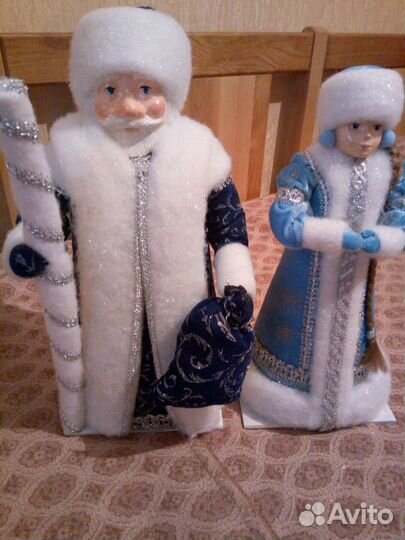 Дед Мороз и Снегурочка под елку