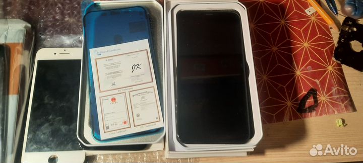 Лот 4. Дисплеи на iPhone