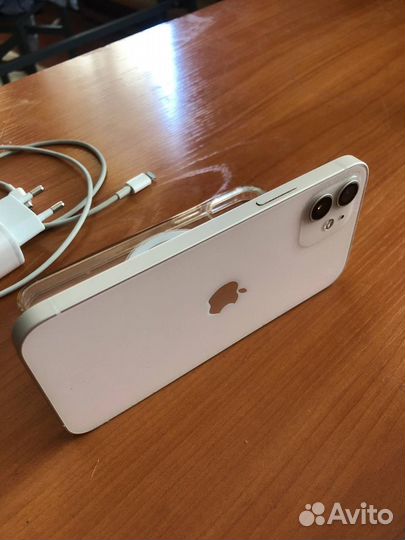 iPhone 12, 64 ГБ