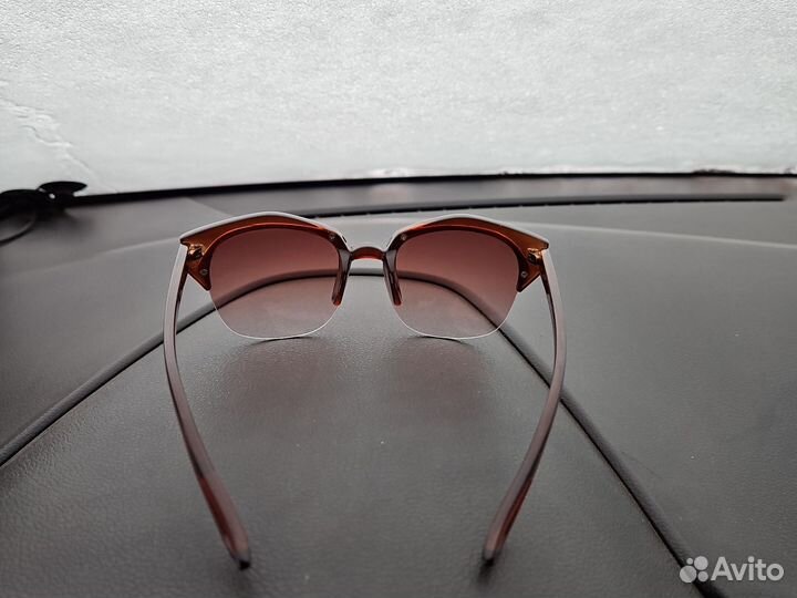 Солнечные очки Chanel