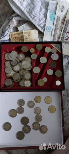 Продам монеты 100 000руб. Монеты все в комплекте