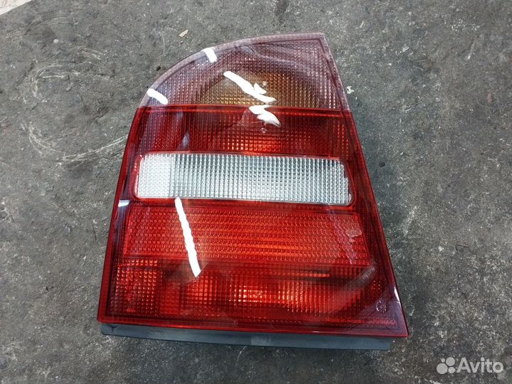 Фонарь задний левый Skoda Octavia A4