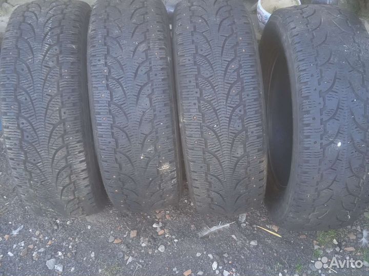 Зимние шины 215/65/16