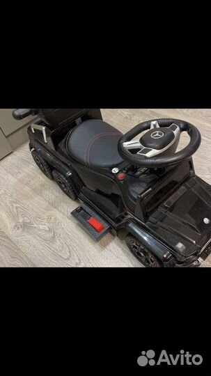 Машинка-каталка мерседес