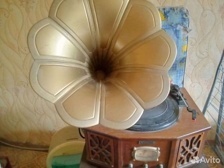 Виниловый проигрыватель