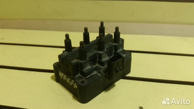 Катушка зажигания Chrysler Voyader 3.3-3.8Б 95-00