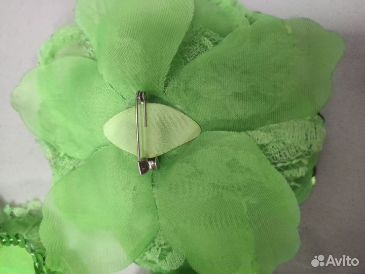 Цветы на булавке
