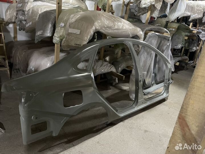 Бок LADA Vesta, правый с крылом 8450039442