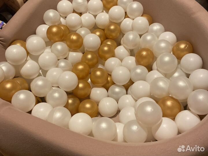 Сухой бассейн с шариками