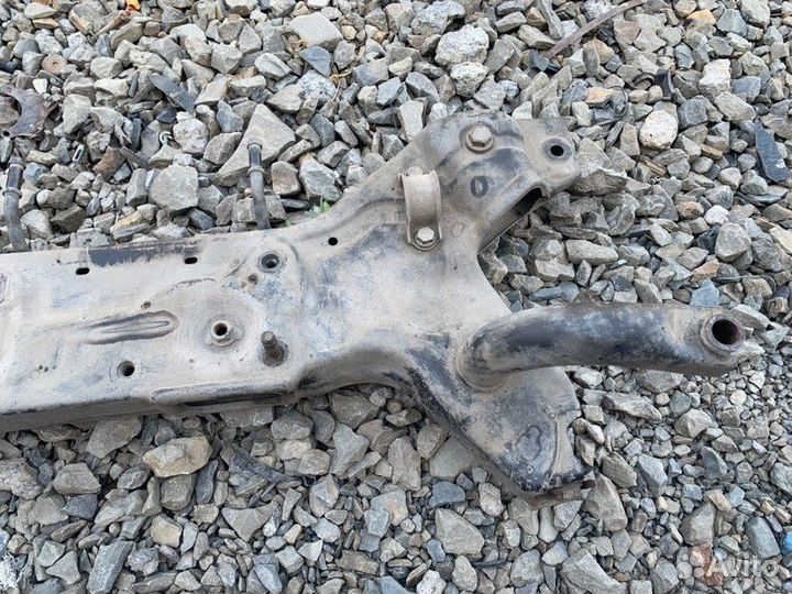 Подрамник передний Mitsubishi Colt Z34A 135930