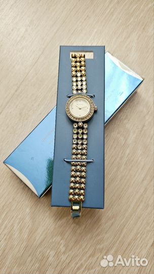 Часы женские новые и красивые
