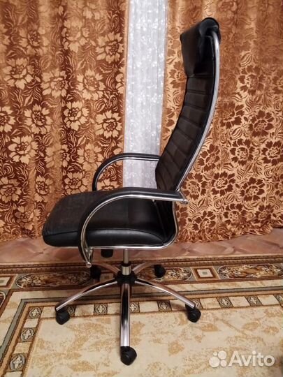 Компьютерное кресло