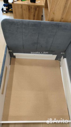 Детская кровать с мягкой спинкой С