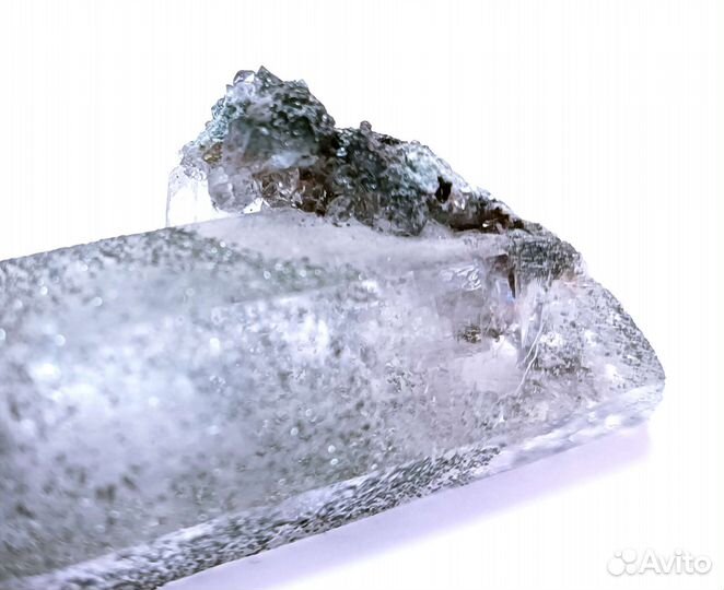 Кварц с хлоритом, кристалл, 10*3*3,5 см