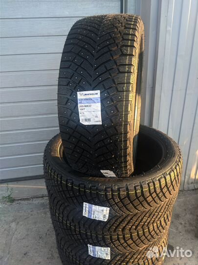 Michelin X-Ice North 4 SUV 265/40 R22 и 285/40 R22 110T