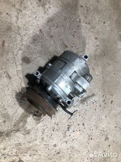 Компрессор кондиционера Audi A8 D2/4D 4.2 AQF 2001