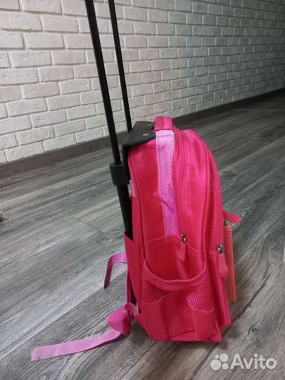 Рюкзак на колёсиках 