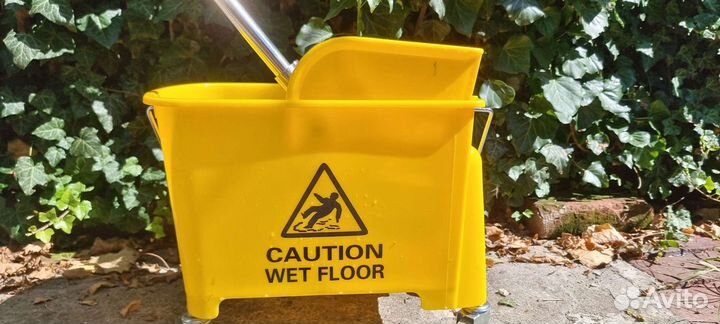 Ведро на колесах