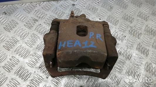 Суппорт тормозной передний правый toyota RAV 4 ZCA2 (HEA12N701)