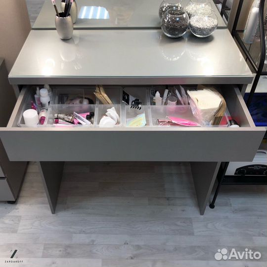 Гримерное зеркало с подсветкой