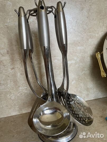 Поднос, кухонные принадлежности