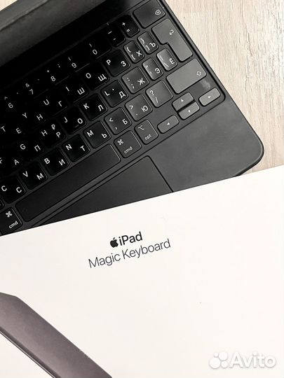 Чехол-клавиатура Apple Magic Keyboard