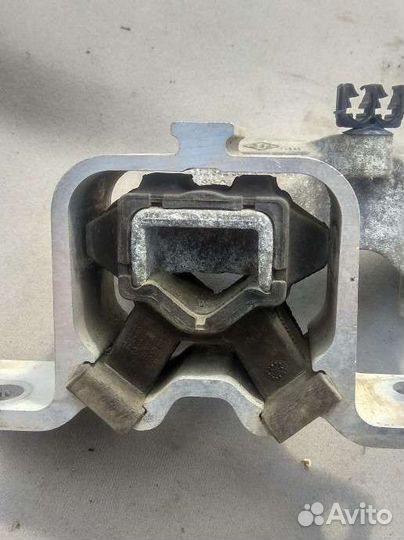 Опора двигателя Рено Логан 2