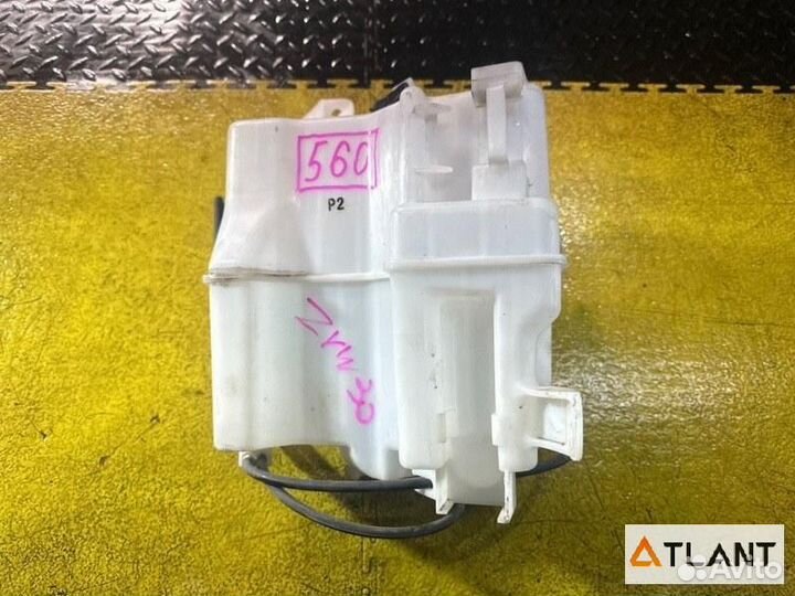 Бачок стеклоомывателя toyota prius