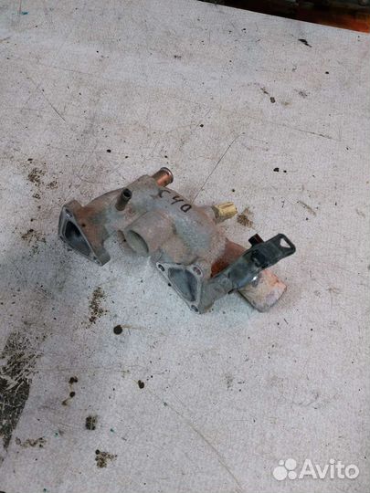 Корпус термостата toyota camry 40